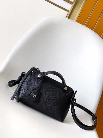 フェンディバッグ正面デザイン